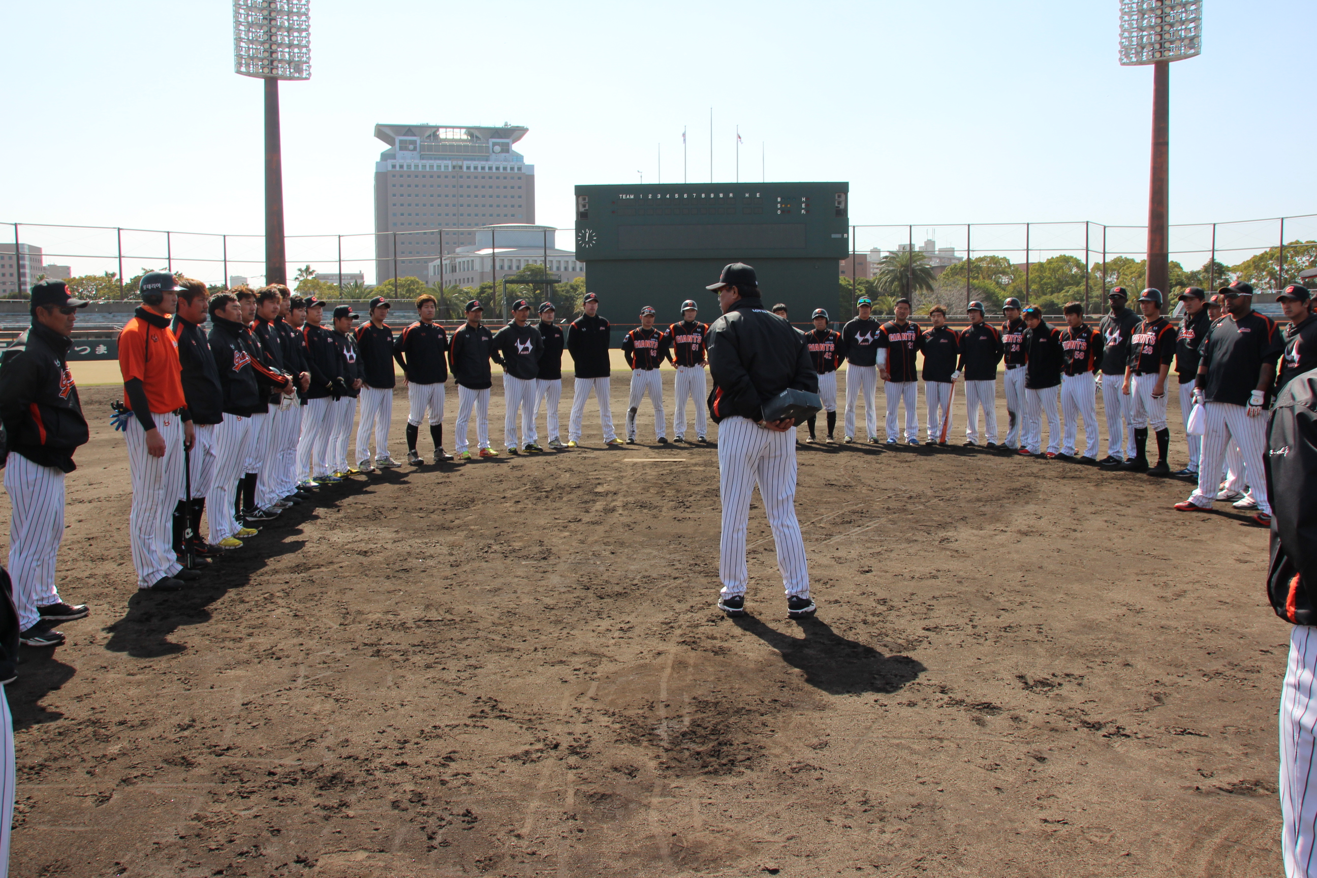 전지훈련 마감 총평하는 김시진감독